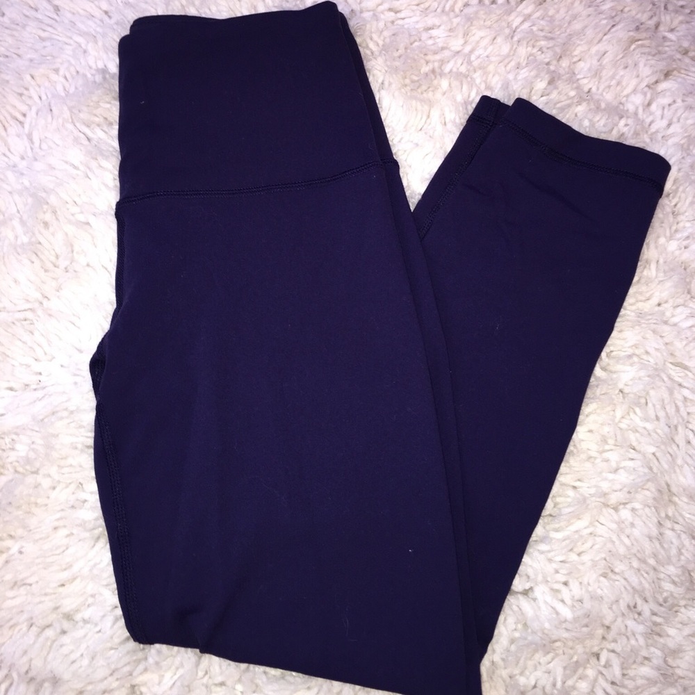 Cropped navy leggings
